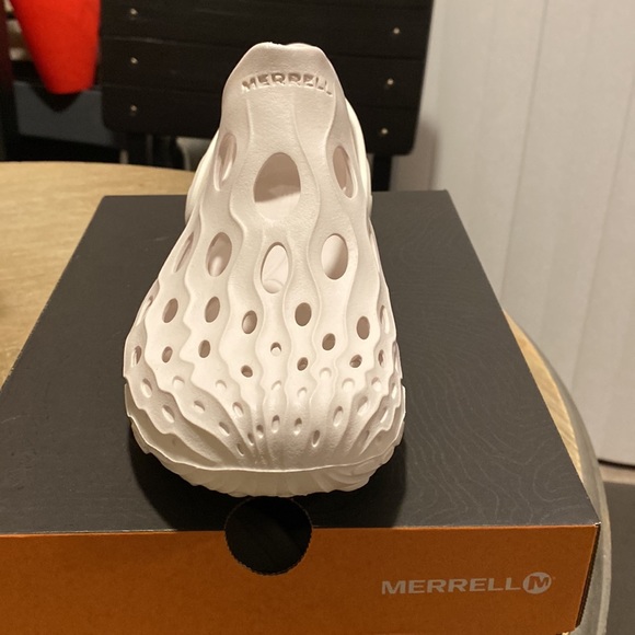 New Merrill white Hydro Moc. Youth size 7 - Picture 2 of 2